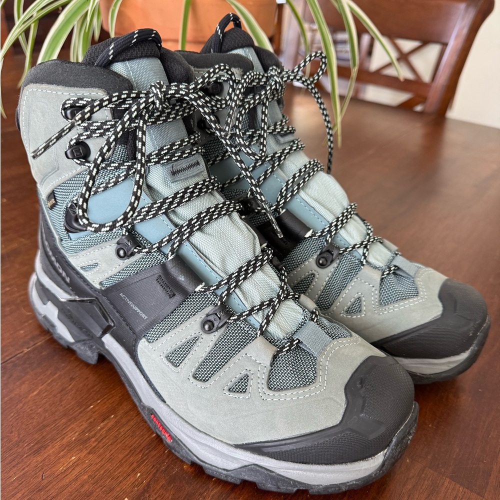 LIKE NEW - Salomon 4D Quest 04 size 9 women’s hiking boots. Worn only once!